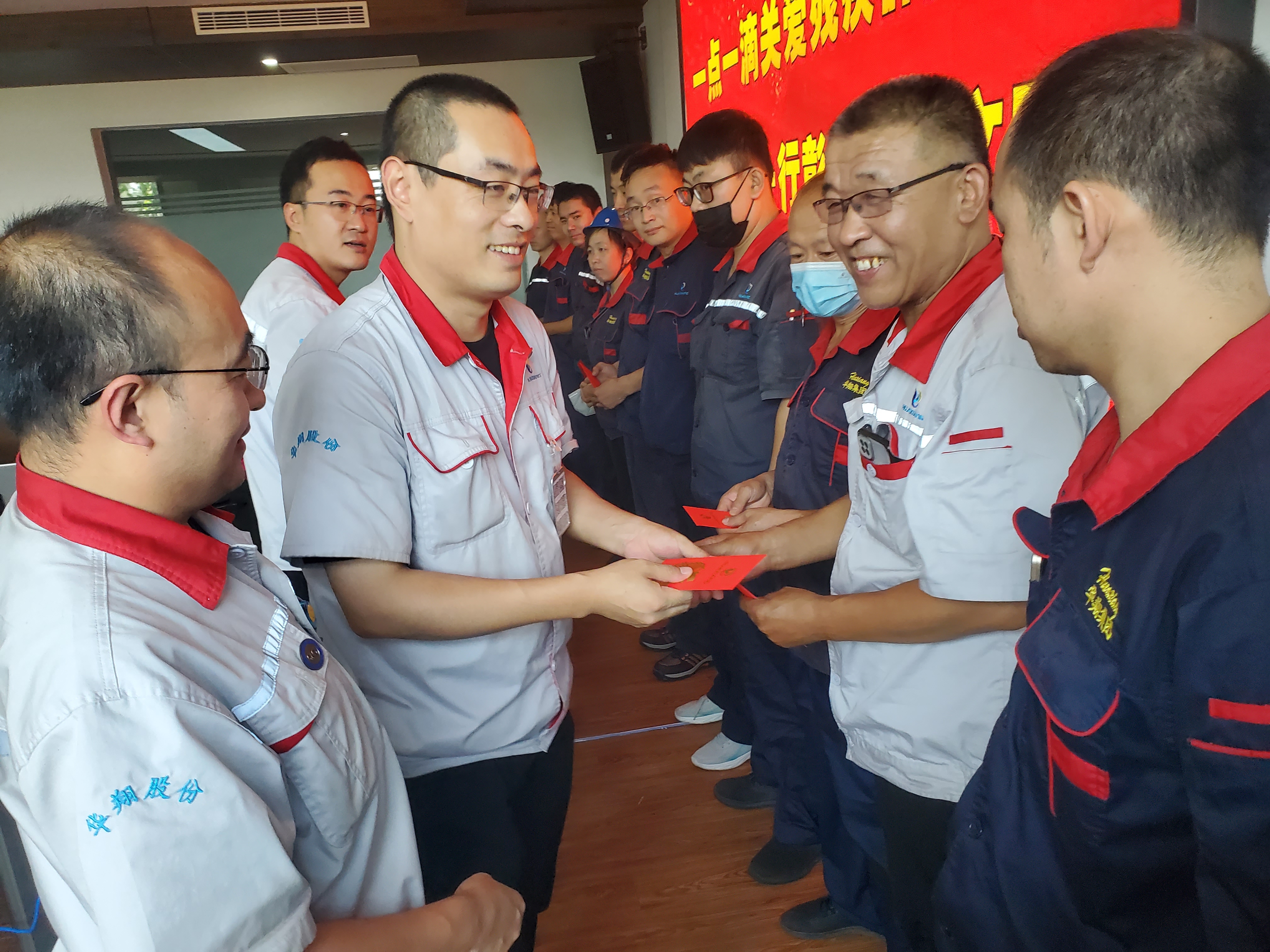 “扶殘助殘有你有我”，華翔很暖心！