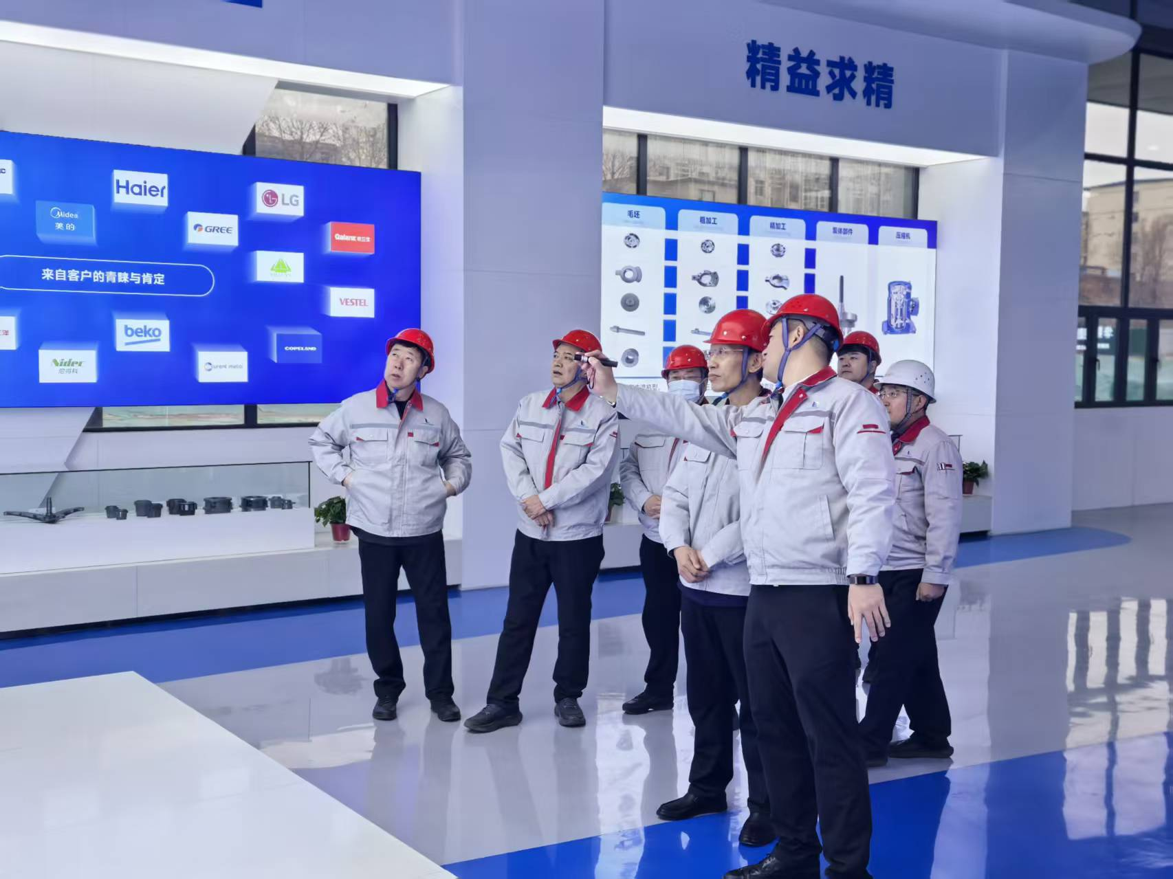 臨汾市委常委、洪洞縣委書記張晉偉深入華翔洪洞智能科技產(chǎn)業(yè)園調(diào)研